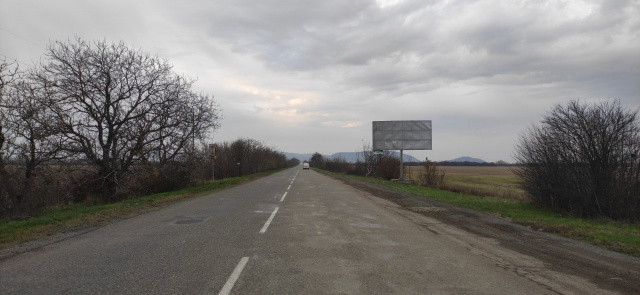 Щит 6x3,  межа районів, вїзд в сторону с. Вилок