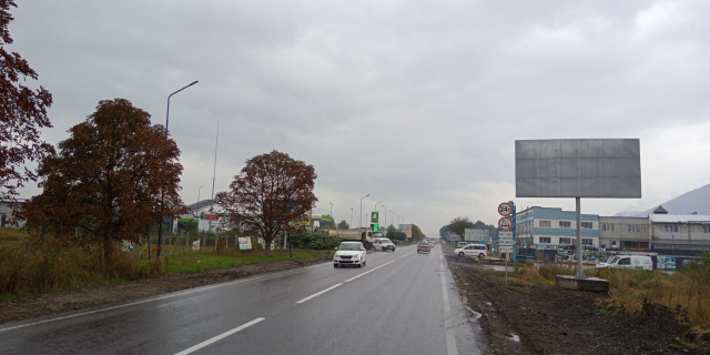 Щит 6x3,  вул.Армійська  навпроти АЗС "ОККО"