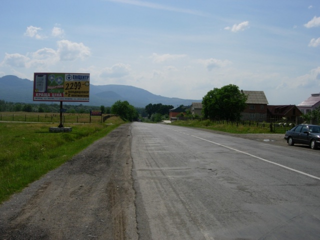 Щит 6x3,  с.Грушово,вул.Головна, біля стадіону, фітнес центр,  в сторону м.Мукачево