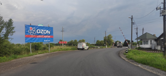 Щит 6x3,  Хустський район, поворот на с. Бороняво,переїзд, в сторону м. Хуст, траса Івано-Франківськ-Ужгород-