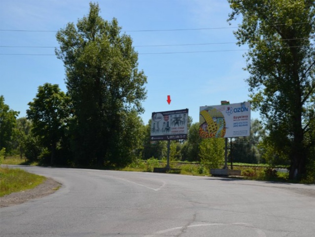 Щит 6x3,  м.Хуст обїзна, в сторону м.Тячів, в'їзд в центр міста,трасса Мукачево-Рогатин