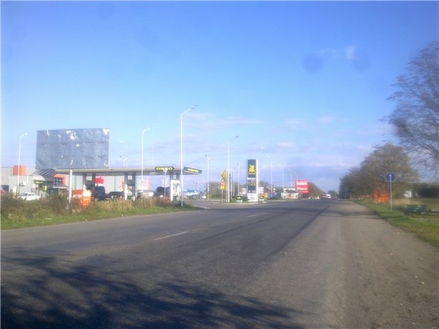 Щит 6x3,  Тячів вул.Армійська вїзд в місто зі сторони м.Ужгород траса Мукачево-Рогатин, біля АЗС "ОККО"