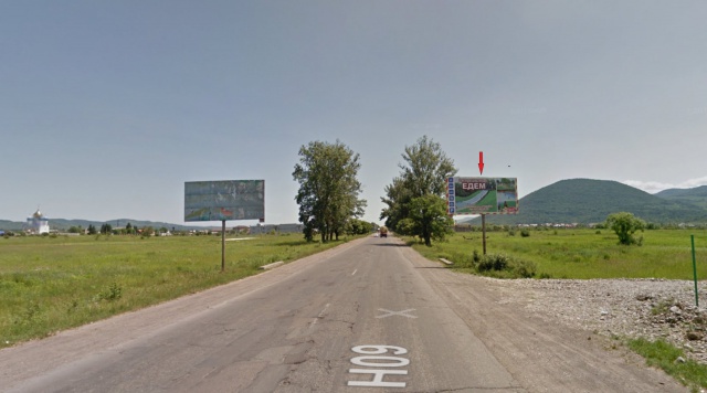 Щит 6x3,  В'їзд в м. Тячів, біля АЗС UPG, Маркет, супермаркету Барва  зі сторони м. Хуст, траса Мукачево-Рогатин